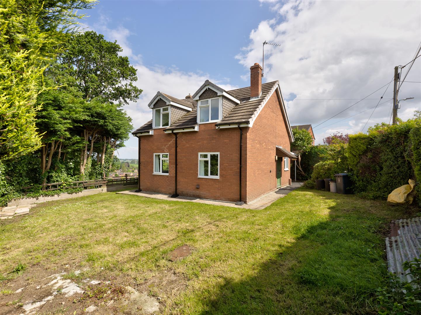 Oak Villa, Pontesbury Hill, Shrewsbury, SY5 0XX Estate Agents